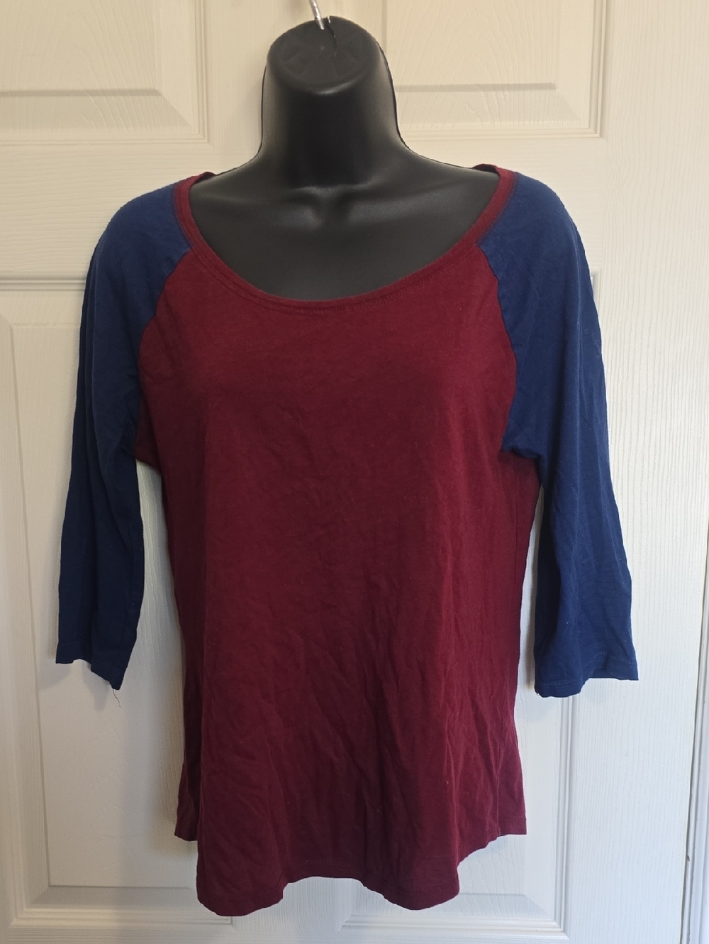 Women’s Two-Tone Raglan Top in Burgundy and Navy